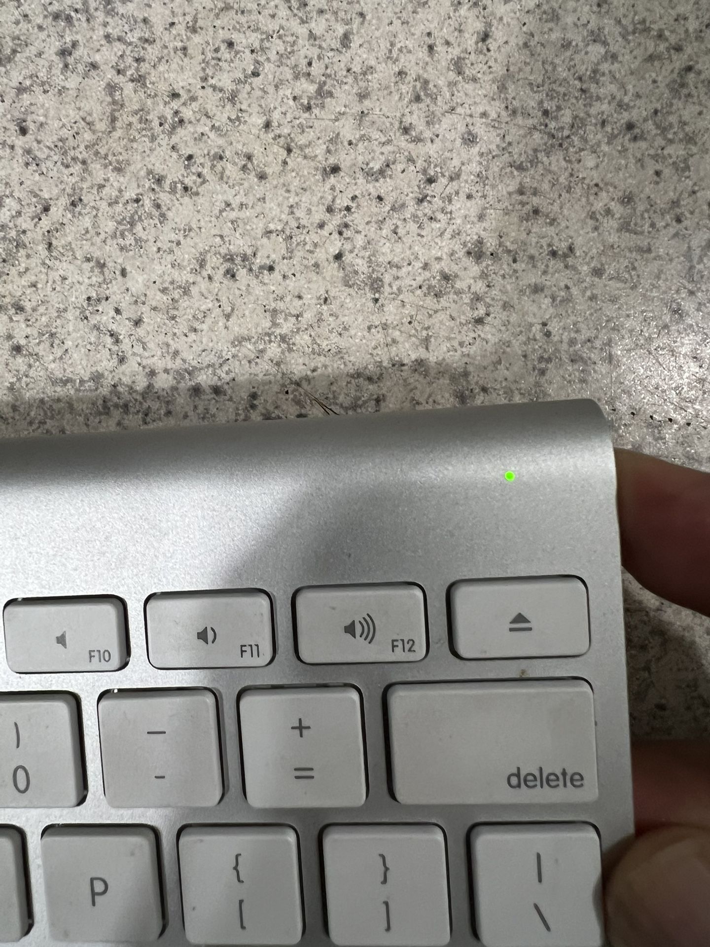GENUINE Apple OEM Wireless Bluetooth Keyboard A1314 Mac Aluminium TESTED!