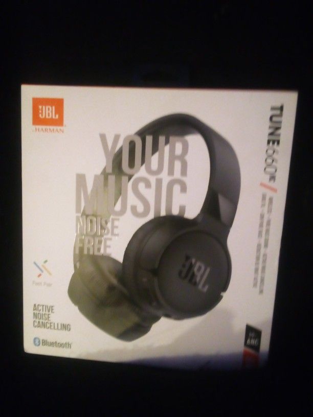 JBL Noise Cancelling Headphones