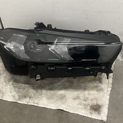 2024-2025 G05/G06 X5/X6 BMW BLACK HOUSING HEADLIGHT FULL LED RIGHT PASSENGER SIDE IN PRISTINE CONDITION 