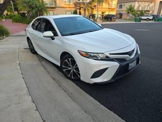 2020 Toyota Camry SE Sedan 4D