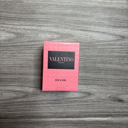 Valentino Donna Born In Roma