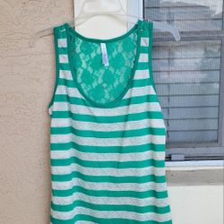 NEW...LADIES SIZE MEDIUM TOP 