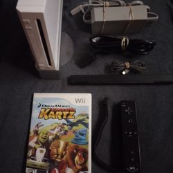 Nintendo Wii Set On Good Shape All Works Good No Offers No Trades 75th Ave Indian School $60 Cash Serious Buyers Only Please