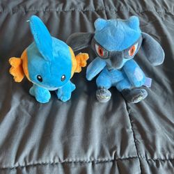 Mudkip/Riolu Sitting Cutíes Plushies