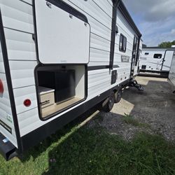 New 2025 Coachmen Northern Spirit