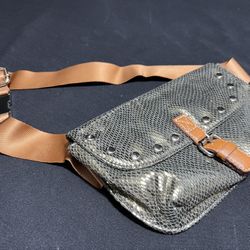 Twiggy London Fanny Pack Small Size 27 1/2” - 37” 