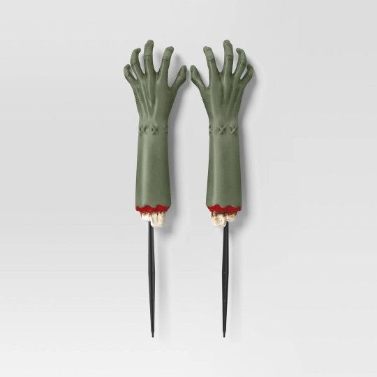 Zombie Hand Yard Stakes Halloween Decorative Prop, Green, 23 Inches