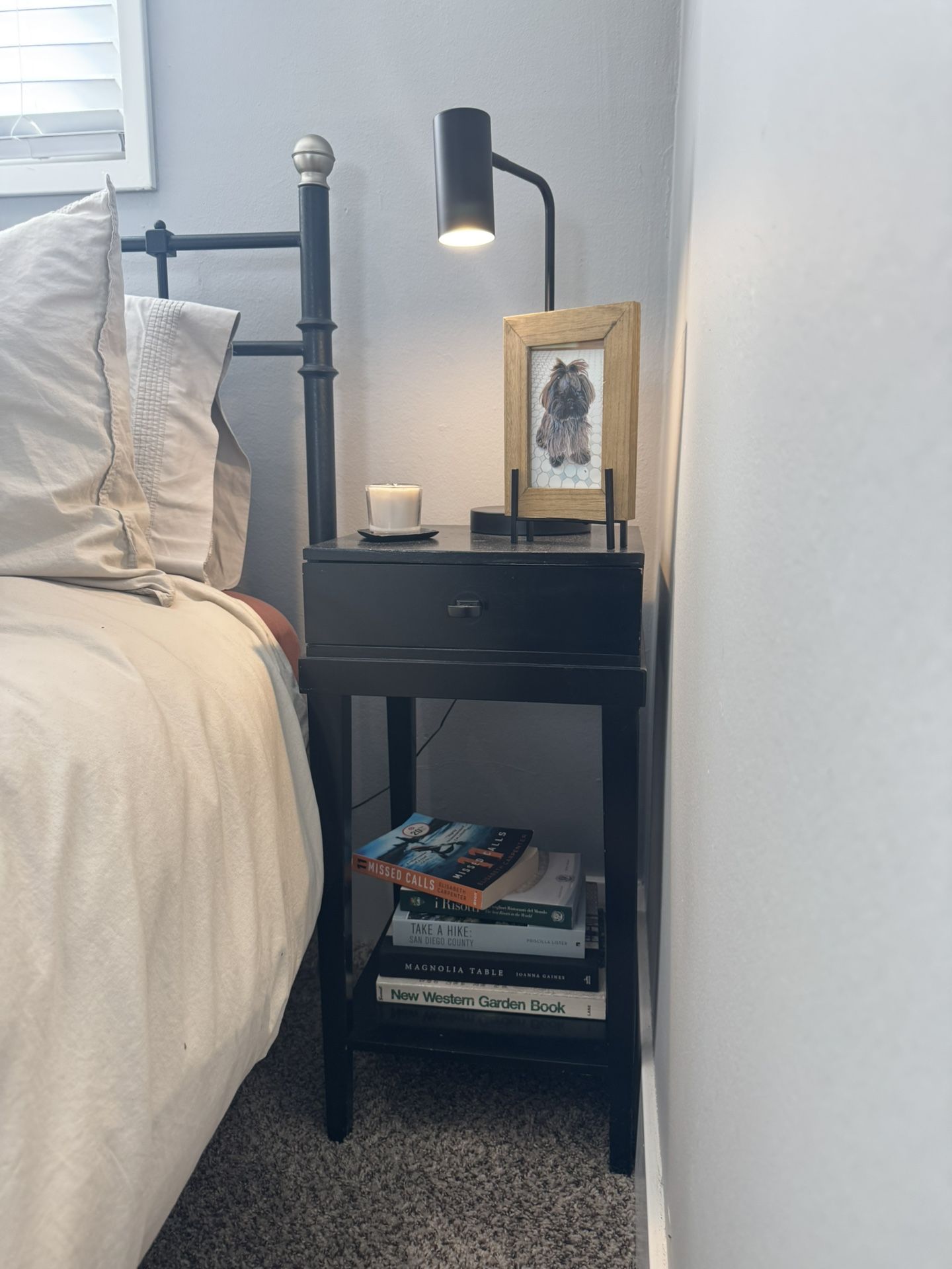 Black Modern Nightstand – Compact Size
