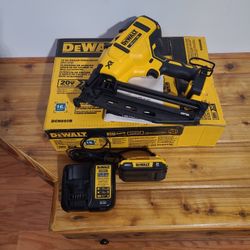 Dewalt 20V 'Max XR' Finish Nailer, Battery, Charger