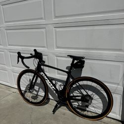 GIANT Bike Like New Used A Few Times 