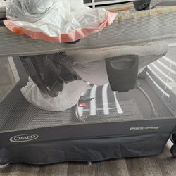 Graco Pack And Play With Bouncer Chair And Changing Table