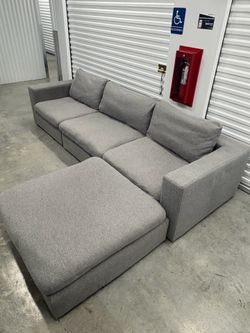 Grey sectional sofa !!! Great condition