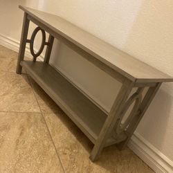Small Decorative Table - Standing Shelves 