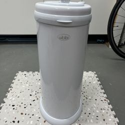 Ubbi Diaper pail And Bags 