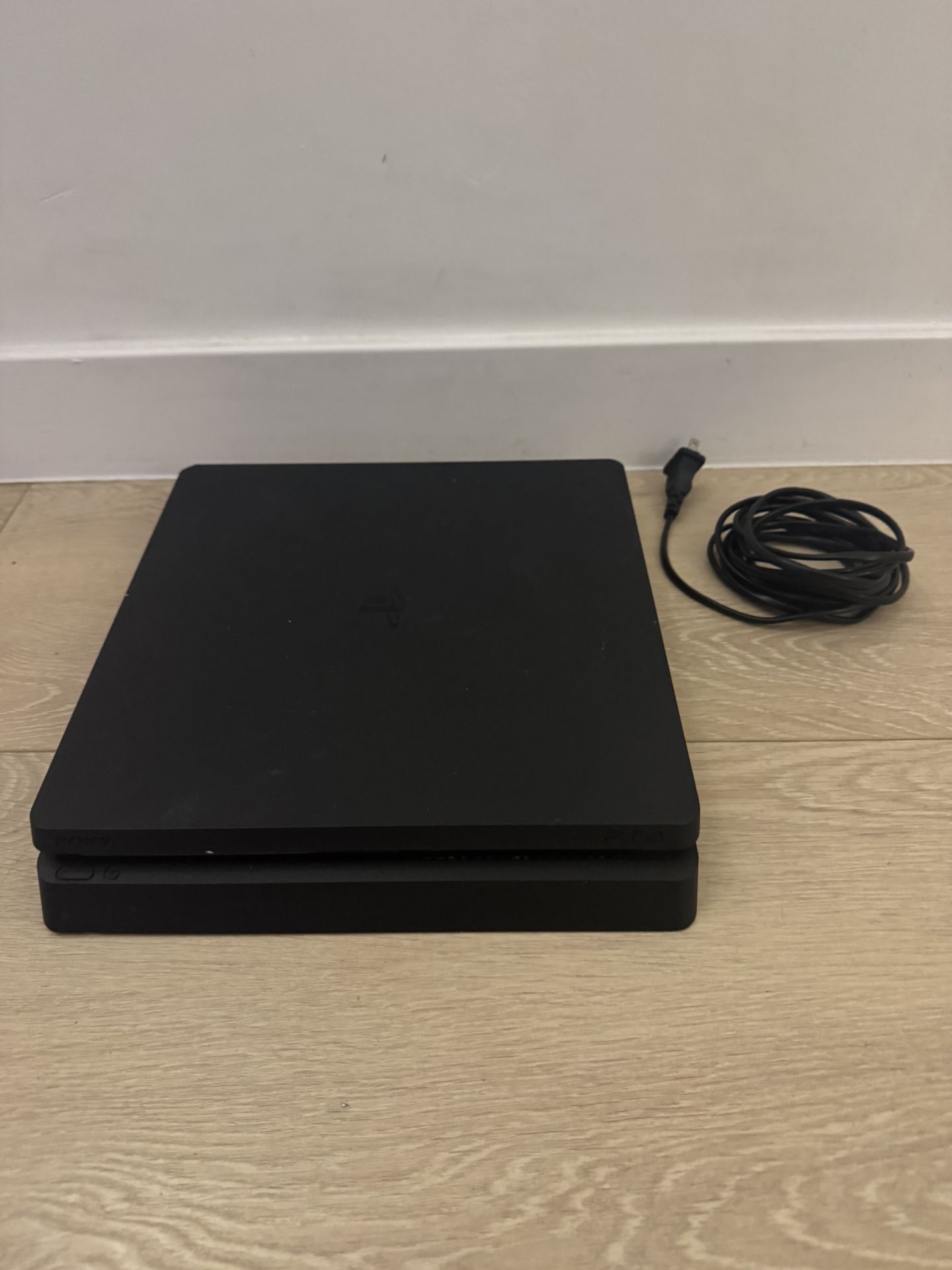 Sony PlayStation 4 Slim CUH-2215B 1TB Video Game Console 12.50 TESTED