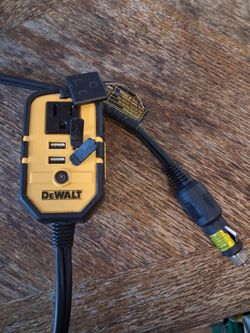 Dewalt power inverter 140v