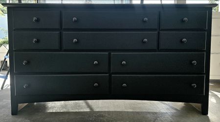 Very nice dresser. !!