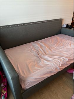 DayBed/ sofa with mattress
