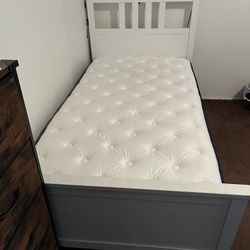 Twin Bed & Twin Mattress 