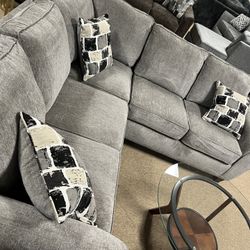 Very nice Comfy Sectional! 