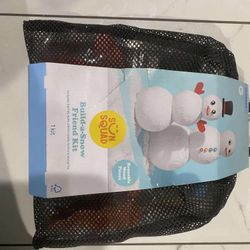 Target Brand Inc. Build-a-Snow Friend Kit 13 Pieces Reusable SunSquad