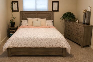 Queen Bedroom set $350