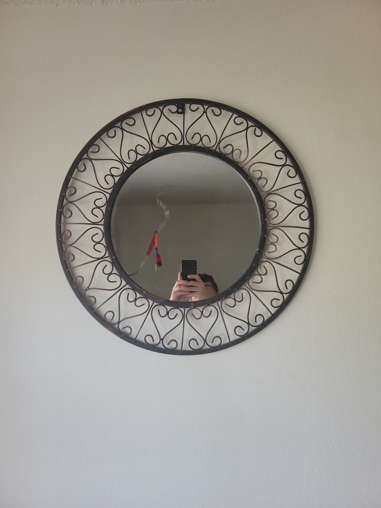 Round Decorative Wall Mirror