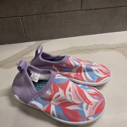 New Speedo Water Shoes Size S (5-6)