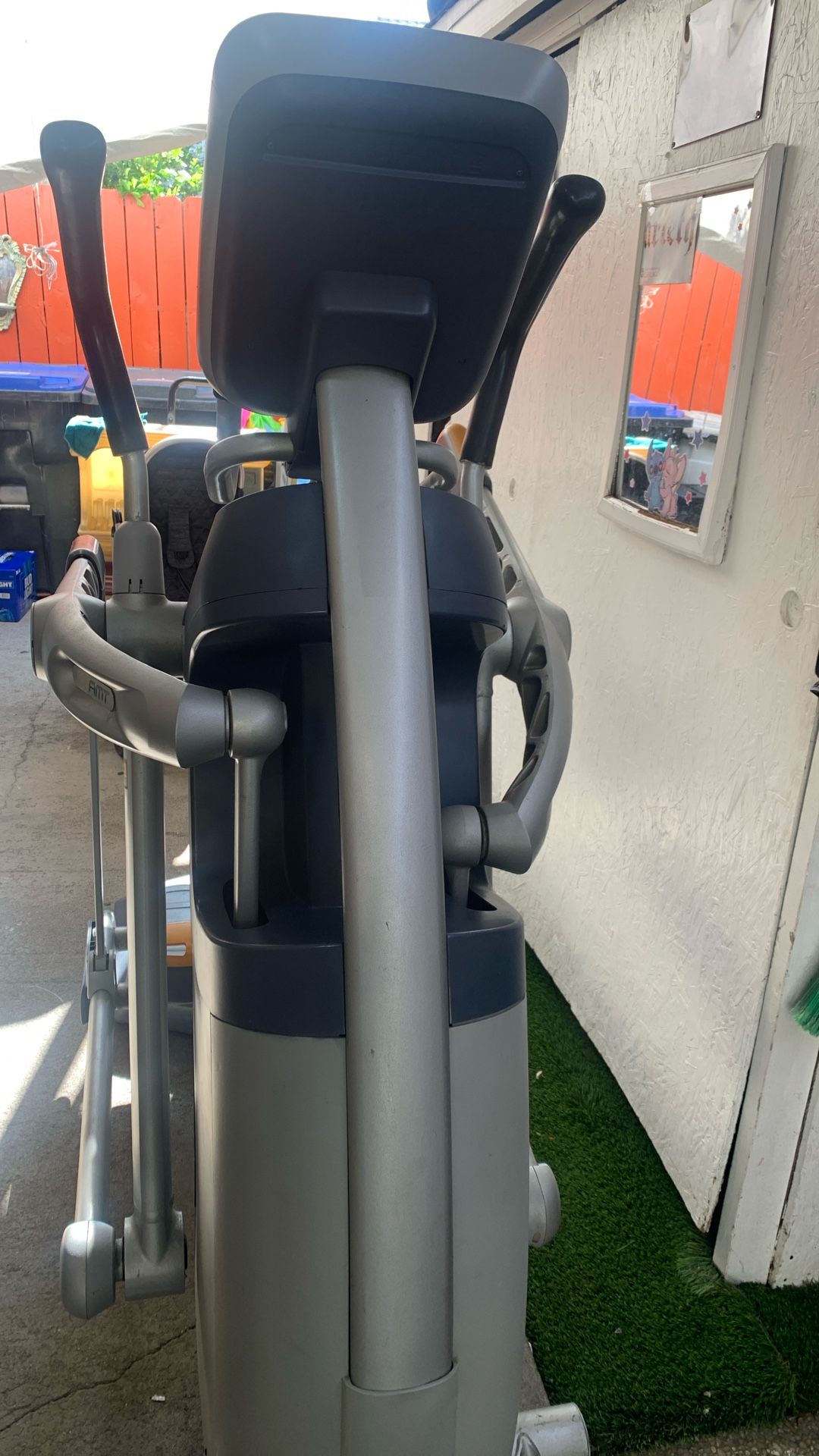 Precor Elliptical Amt  100i