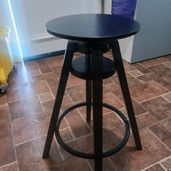 Black stool adjustable hight