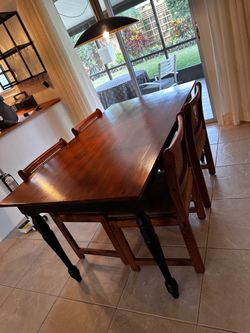 Solid Wood Dining Table Set – 4 Chairs – Excellent Condition