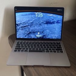 MacBook Air M1 W/ Logic Pro 