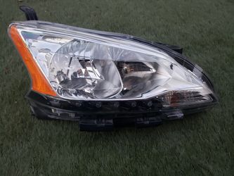 2013 2014 2015 Nissan Sentra right headlight