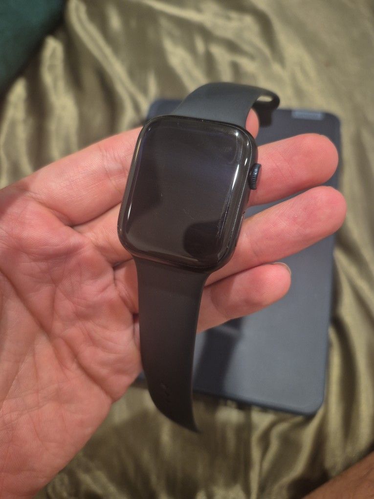 44mm Series 4 Apple Watch