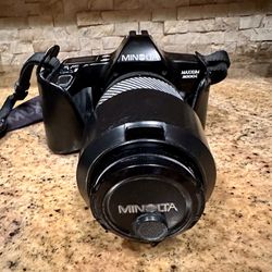 Minolta Maxim 3000i 35mm Film Camera with Strobe Light and Telephoto Lens