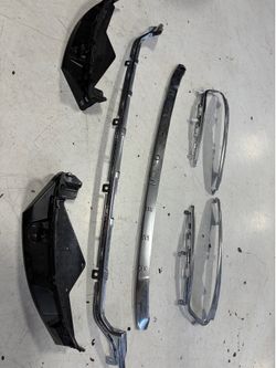 2020-2025 Jeep Wagoneer chrome trim pieces