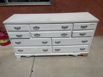FREE DRESSER
