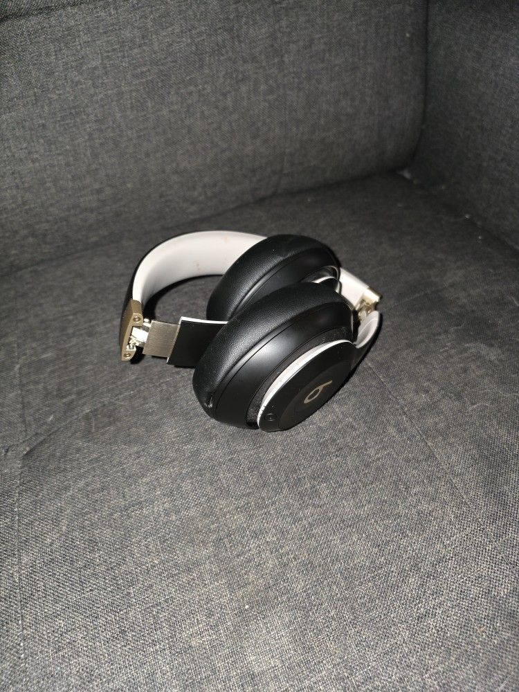 Beats studio pro wireless over the ear headphones