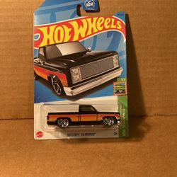 Hot Wheels ‘83 Chevy Silverado (Milwaukie,OR),