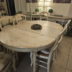 Dinning Table And Chairs 