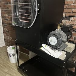 Harvest right Large Freeze Dryer W/ Upgrade $1800 Oiless Pump