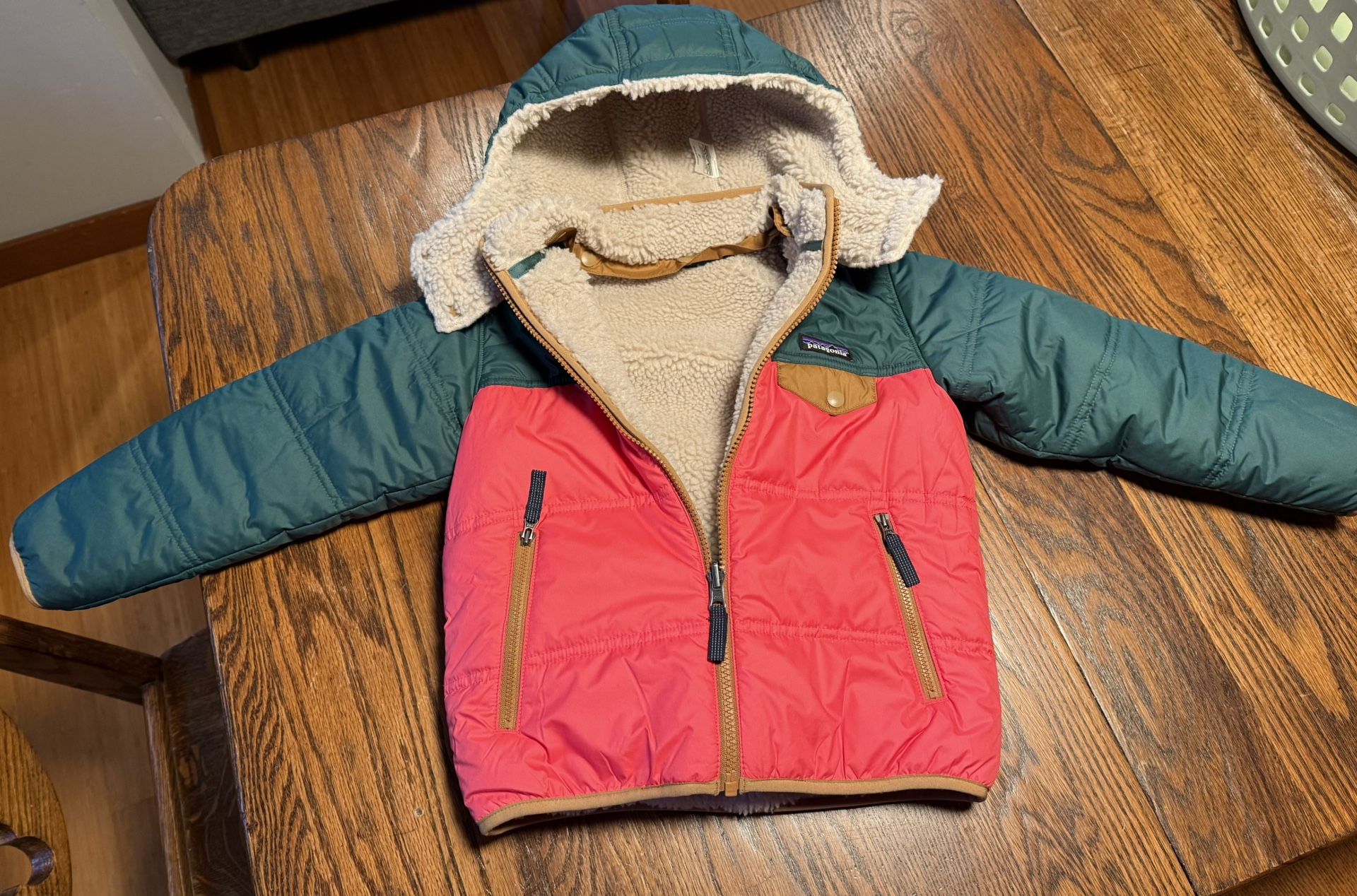 Patagonia Reversible Fleece Lined Puffy Jackets- Size 5T
