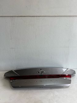 (4071) 21-23 Hyundai Elantra Trunk Tailgate Liftgate 2021 2022 2023