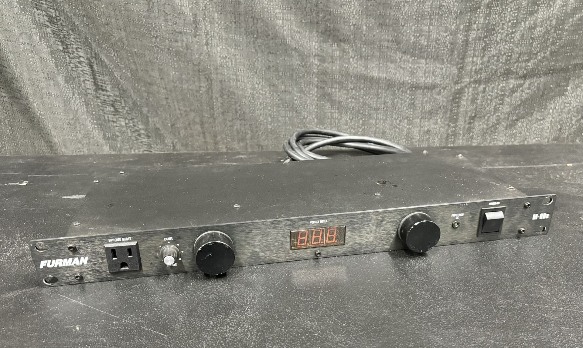 Furman M-8DX Power Conditioner – Used, Excellent Condition