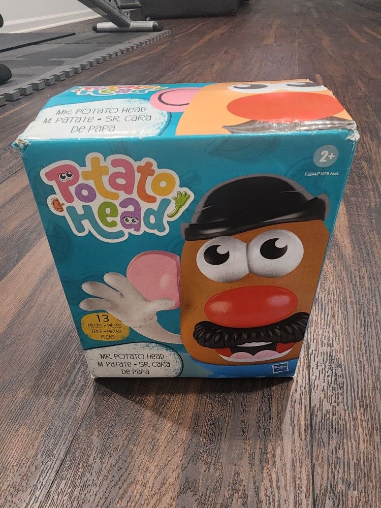 Hasbro Playskool - Classic Mr Potato Head
Accessories Included