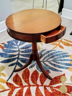 Antique round table chess table