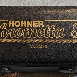 Horner Chrometta 8 Harmonica 