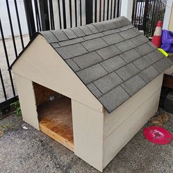 Dog houses 4ft x 4ft ready for pickup