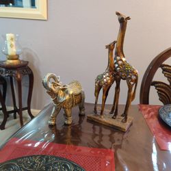 Elephant And Giraffe Decor Items