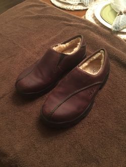 Ugg shoes (size 10)men's